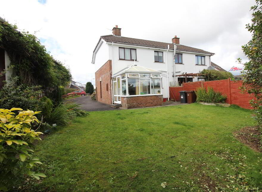 33 Ravelston Avenue, Carnmoney, Newtownabbey, BT36 6PF