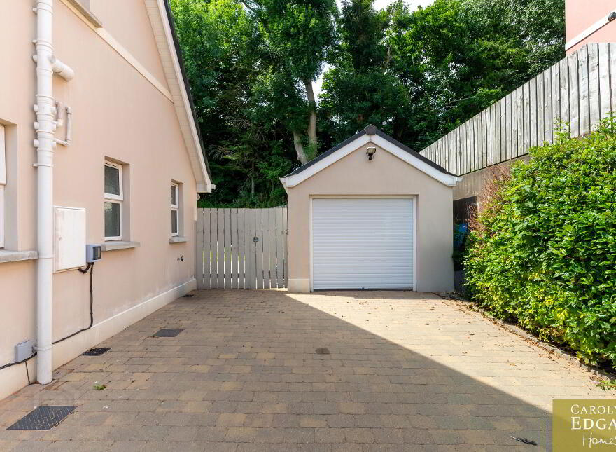 2 Todds Hill Park, Saintfield, Ballynahinch, BT24 7FB
