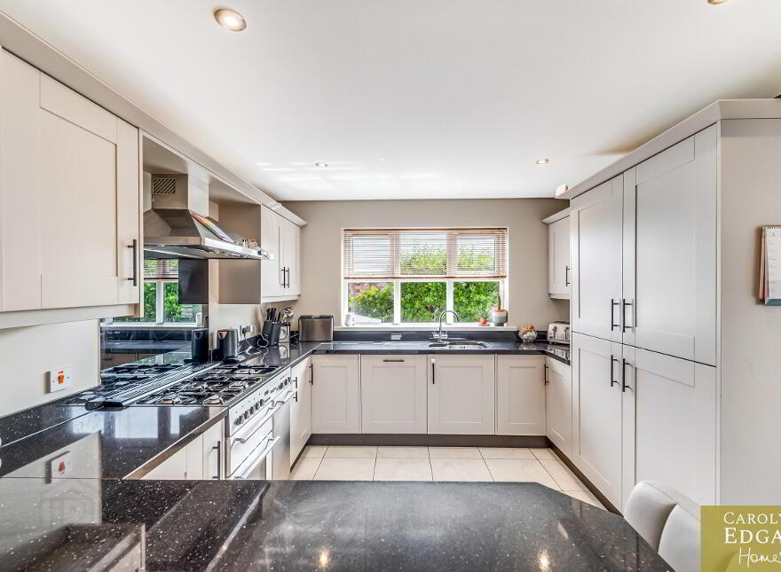 2 Todds Hill Park, Saintfield, Ballynahinch, BT24 7FB