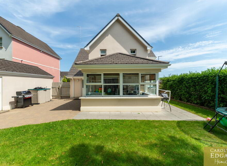2 Todds Hill Park, Saintfield, Ballynahinch, BT24 7FB