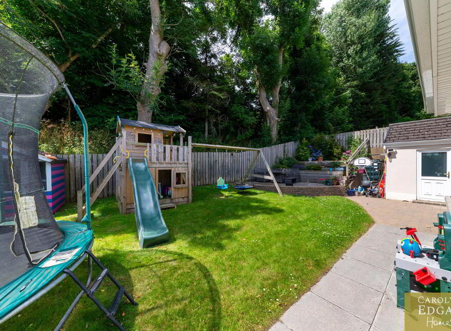 2 Todds Hill Park, Saintfield, Ballynahinch, BT24 7FB