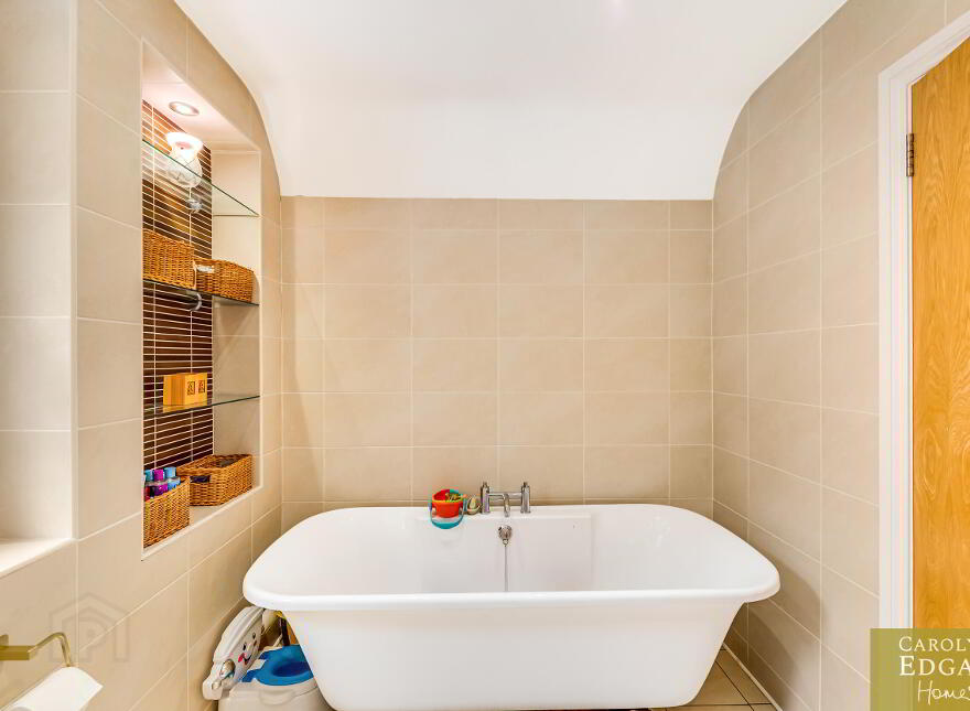 2 Todds Hill Park, Saintfield, Ballynahinch, BT24 7FB