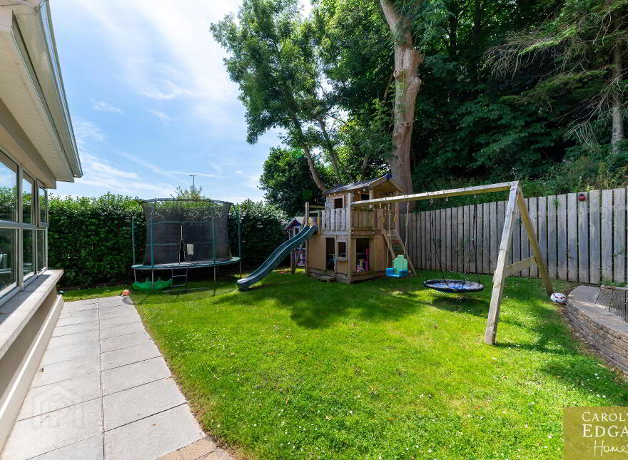 2 Todds Hill Park, Saintfield, Ballynahinch, BT24 7FB