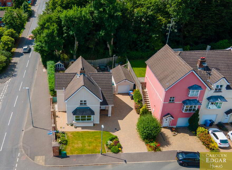 2 Todds Hill Park, Saintfield, Ballynahinch, BT24 7FB