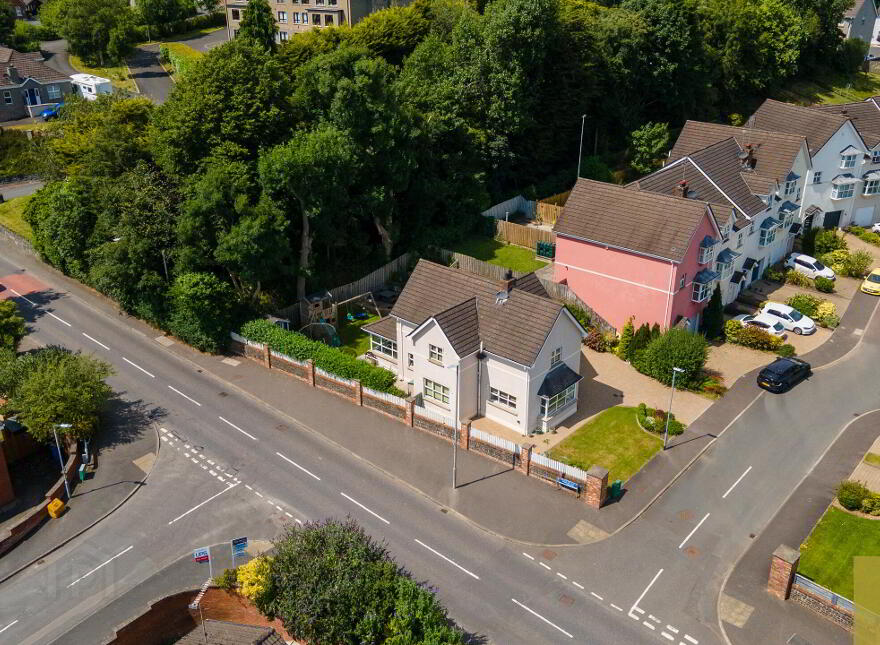 2 Todds Hill Park, Saintfield, Ballynahinch, BT24 7FB