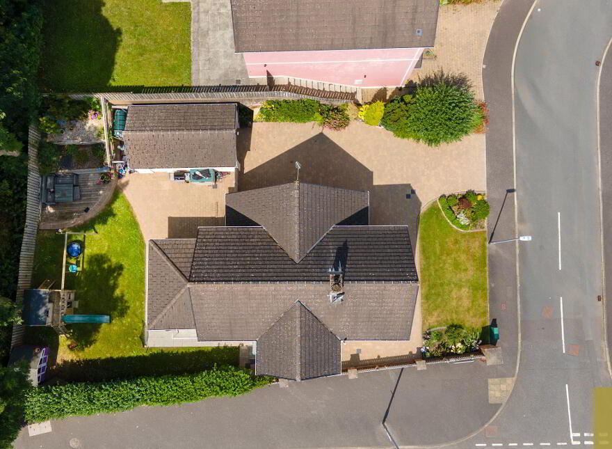 2 Todds Hill Park, Saintfield, Ballynahinch, BT24 7FB
