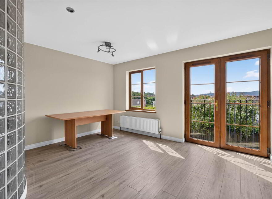 8 Castlegrange, Belfast, BT5 7GT
