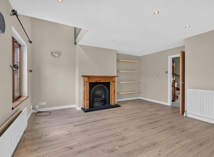 8 Castlegrange, Belfast, BT5 7GT