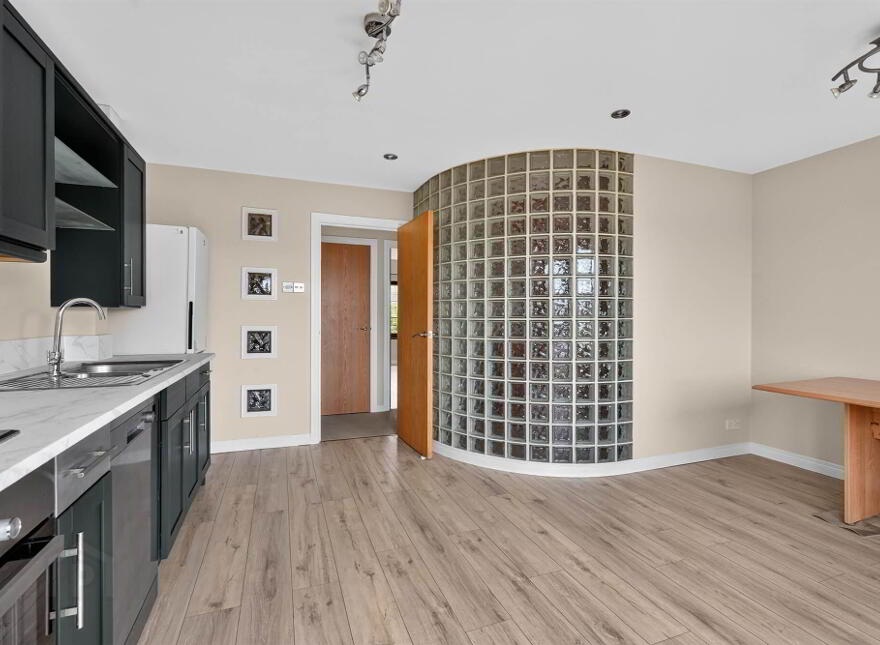 8 Castlegrange, Belfast, BT5 7GT