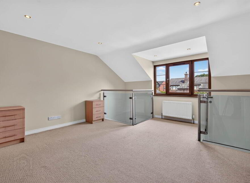8 Castlegrange, Belfast, BT5 7GT