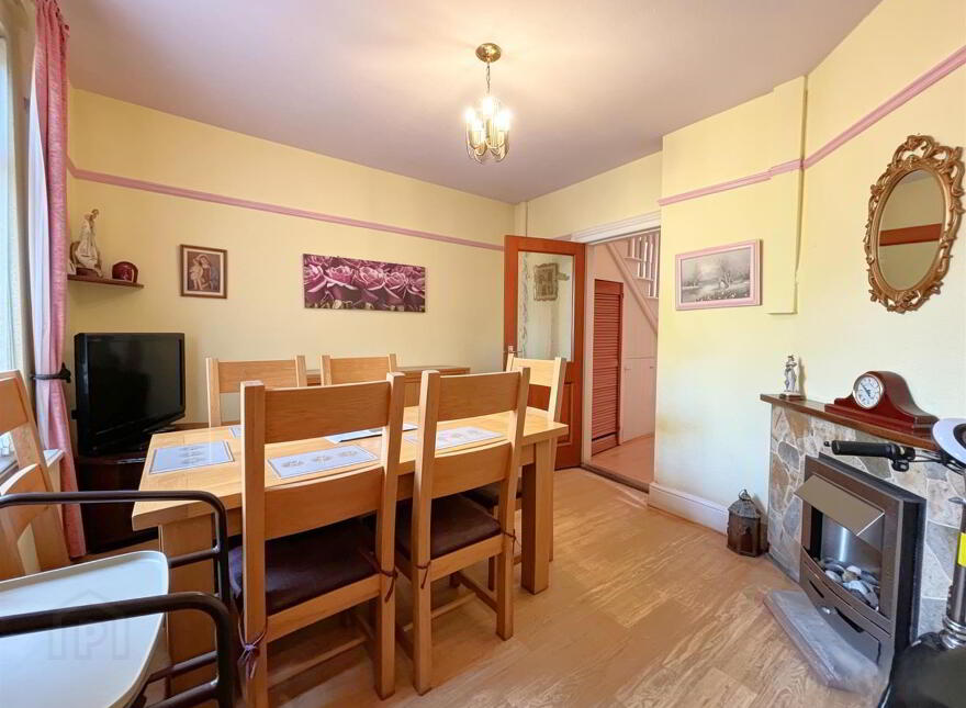 23 Thirlmere Gardens, Belfast, BT15 5EF