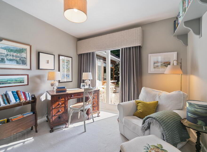 1 Oaklands, Hillsborough, BT26 6HZ