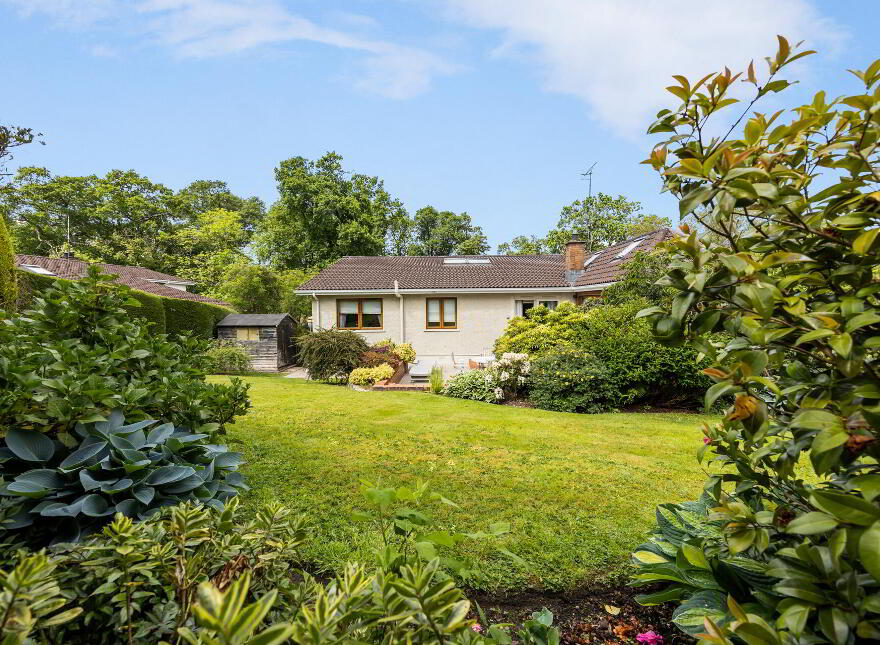 1 Oaklands, Hillsborough, BT26 6HZ