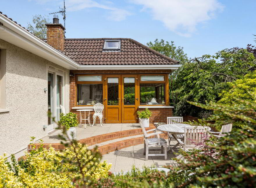 1 Oaklands, Hillsborough, BT26 6HZ