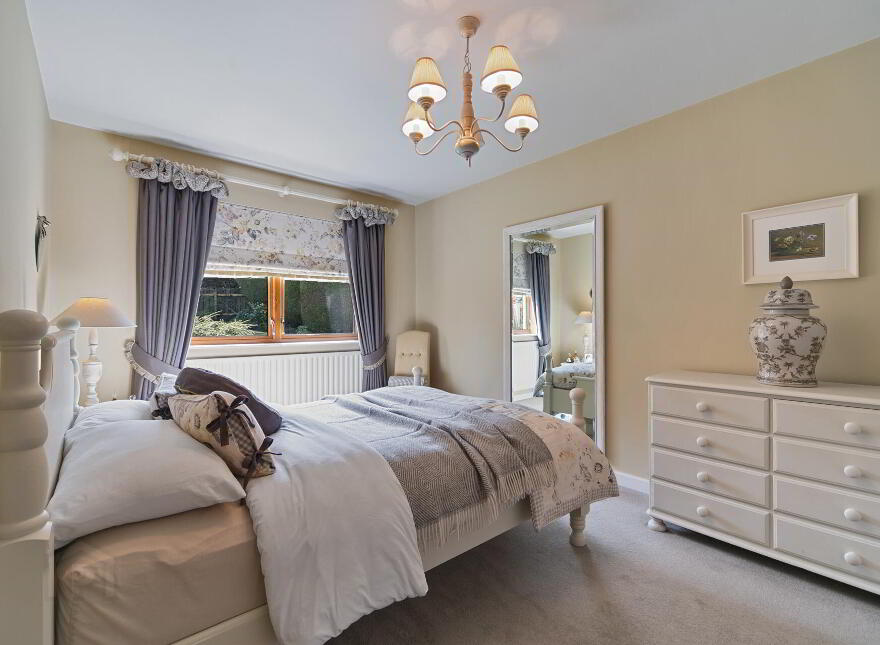 1 Oaklands, Hillsborough, BT26 6HZ