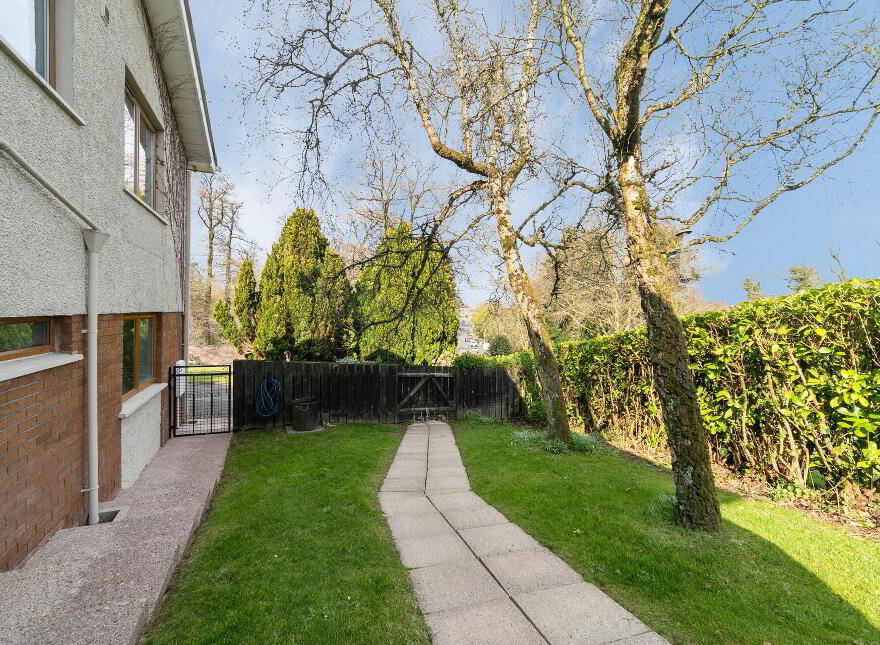 1 Oaklands, Hillsborough, BT26 6HZ
