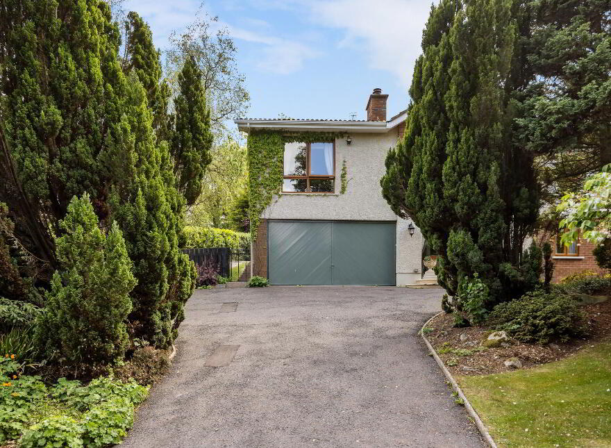 1 Oaklands, Hillsborough, BT26 6HZ
