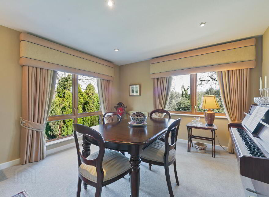 1 Oaklands, Hillsborough, BT26 6HZ