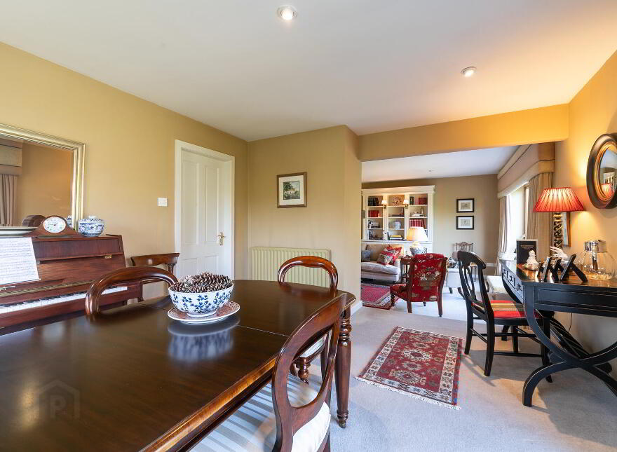 1 Oaklands, Hillsborough, BT26 6HZ