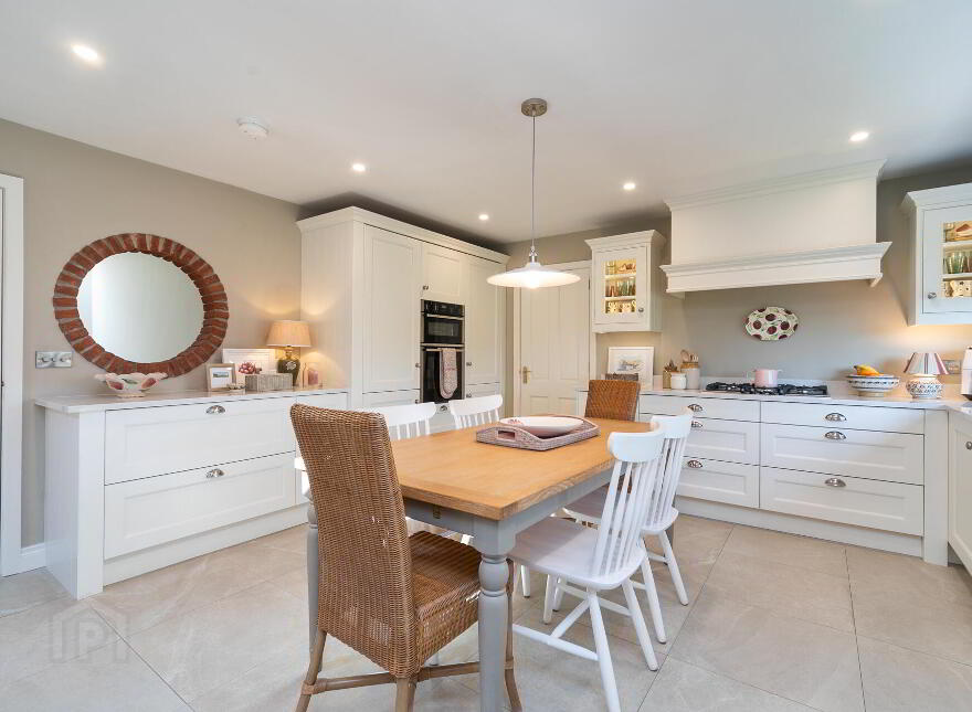 1 Oaklands, Hillsborough, BT26 6HZ