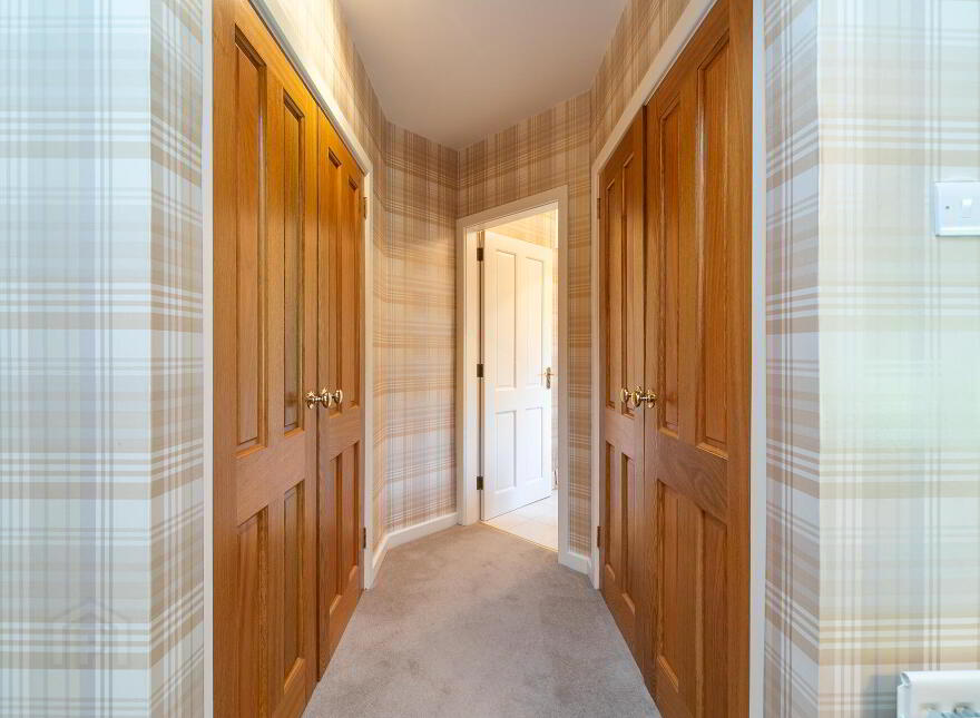 1 Oaklands, Hillsborough, BT26 6HZ