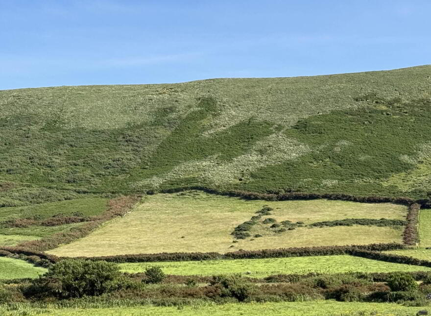 Lateeve Beg, Ballyferriter photo