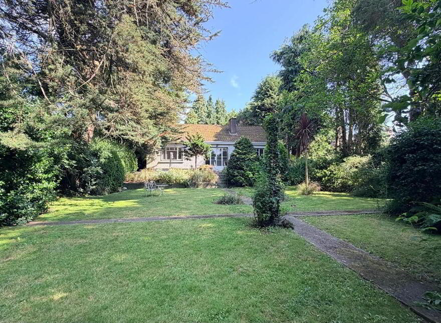 Saint Martin's Crosslee, Ballinlough Road, Ballinlough, T12VFE4