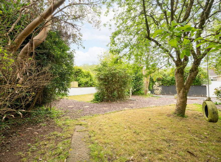 Strawhall, Monkstown, T12DYH1