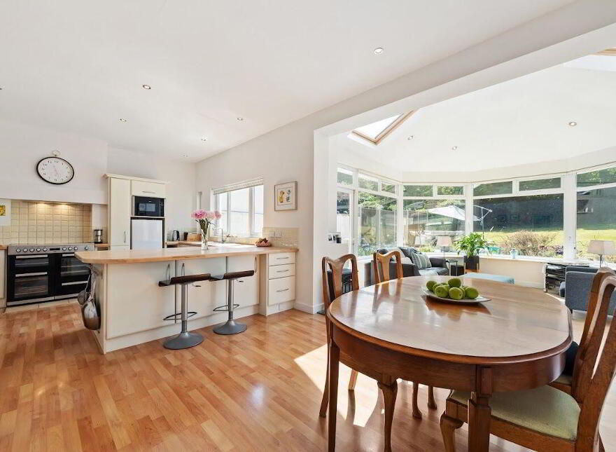 15 Seafield Crescent, Booterstown, A94TX37
