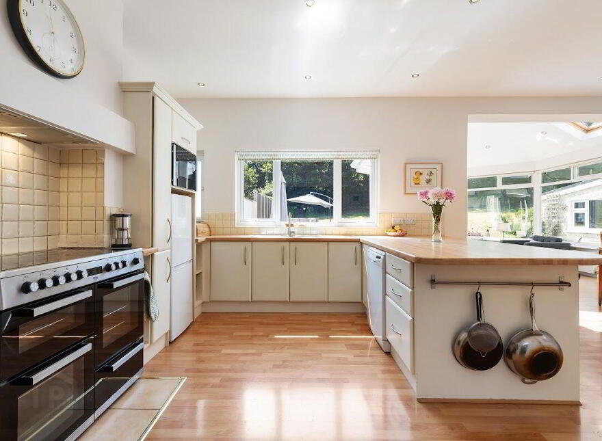 15 Seafield Crescent, Booterstown, A94TX37