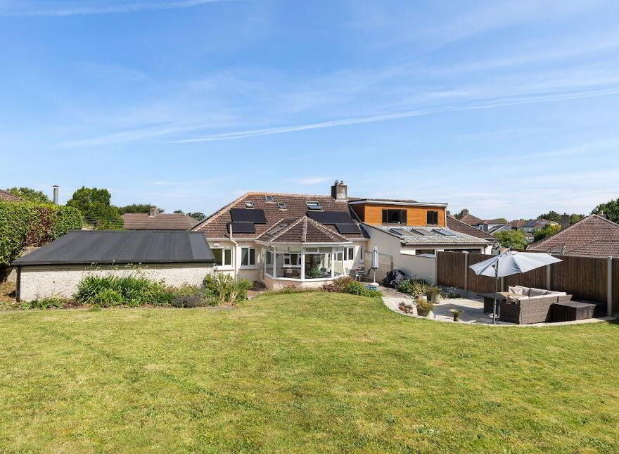 15 Seafield Crescent, Booterstown, A94TX37