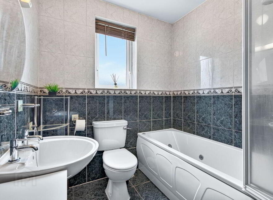 21 Rock Valley, Dromahair, F91A2Y2