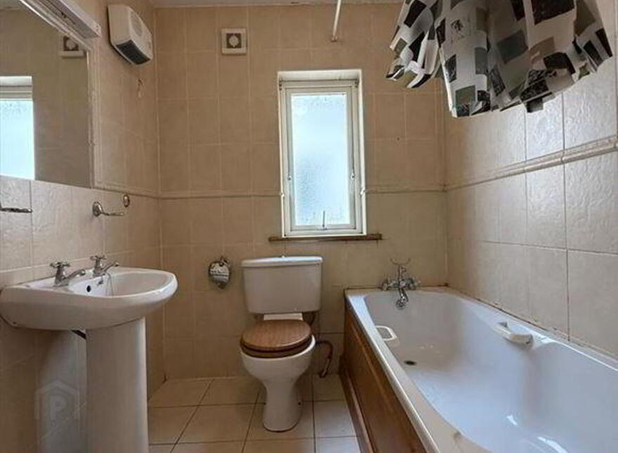 Apartment 11B Brooklawn, Ballaghaderreen, F45YC65