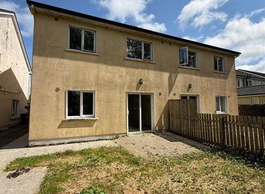 Apt 11A, Brooklawn, Ballaghaderreen, F45V129