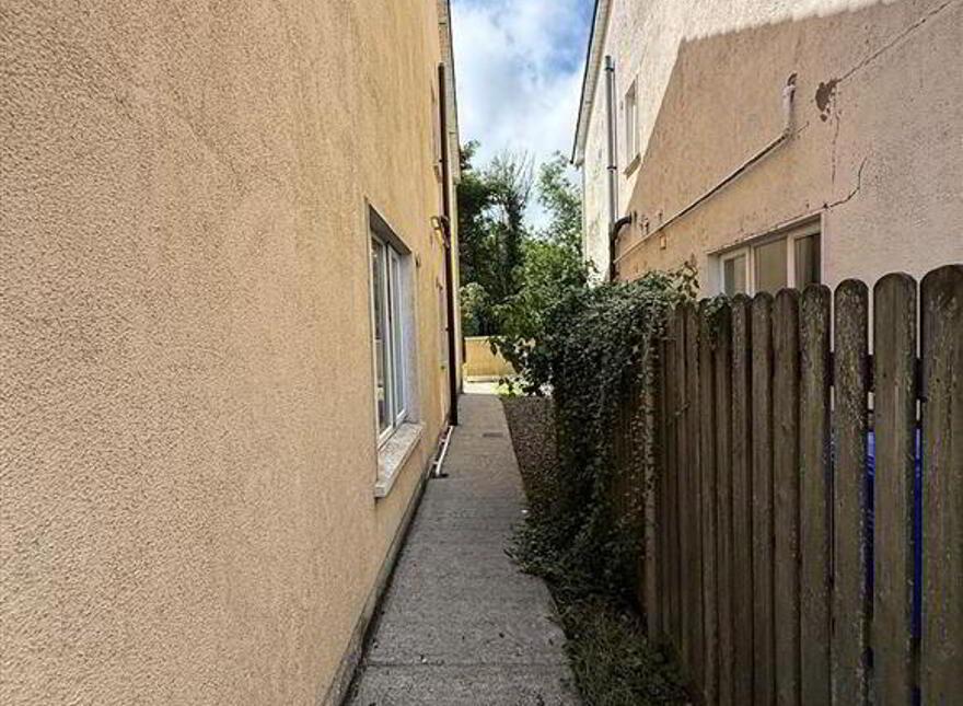 Apt 11A, Brooklawn, Ballaghaderreen, F45V129
