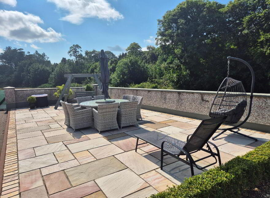 Laragh, Castleblayney, Loughmorne, A75E122
