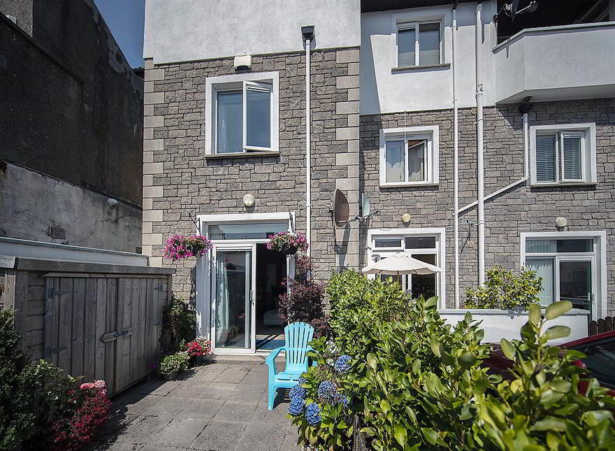 24 Coady's Quay, Dungarvan, X35CP08 photo