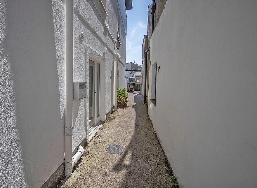 24 Coady's Quay, Dungarvan, X35CP08