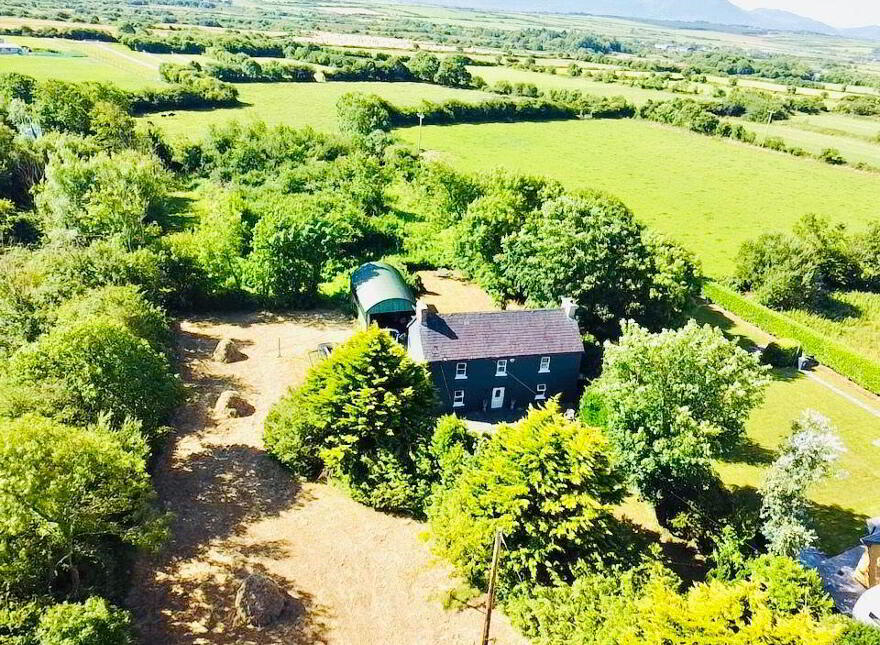 East Commons, Ardfert, V92RX81