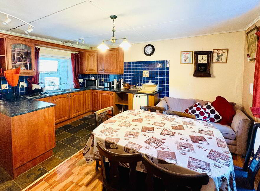 East Commons, Ardfert, V92RX81