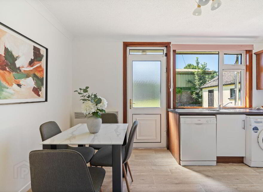Yellow House, Kilcully, White's Cross, T23HY68