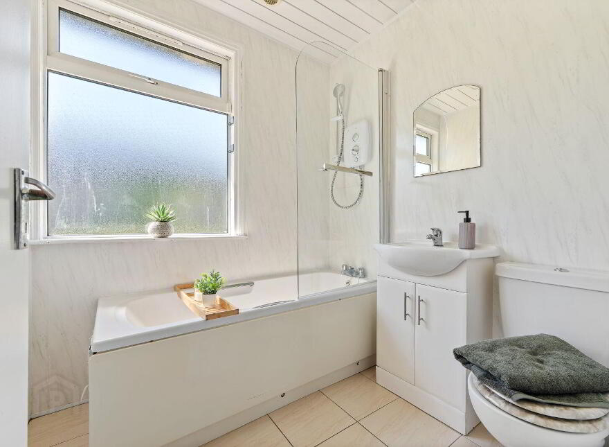 Yellow House, Kilcully, White's Cross, T23HY68