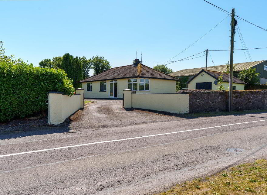 Yellow House, Kilcully, White's Cross, T23HY68