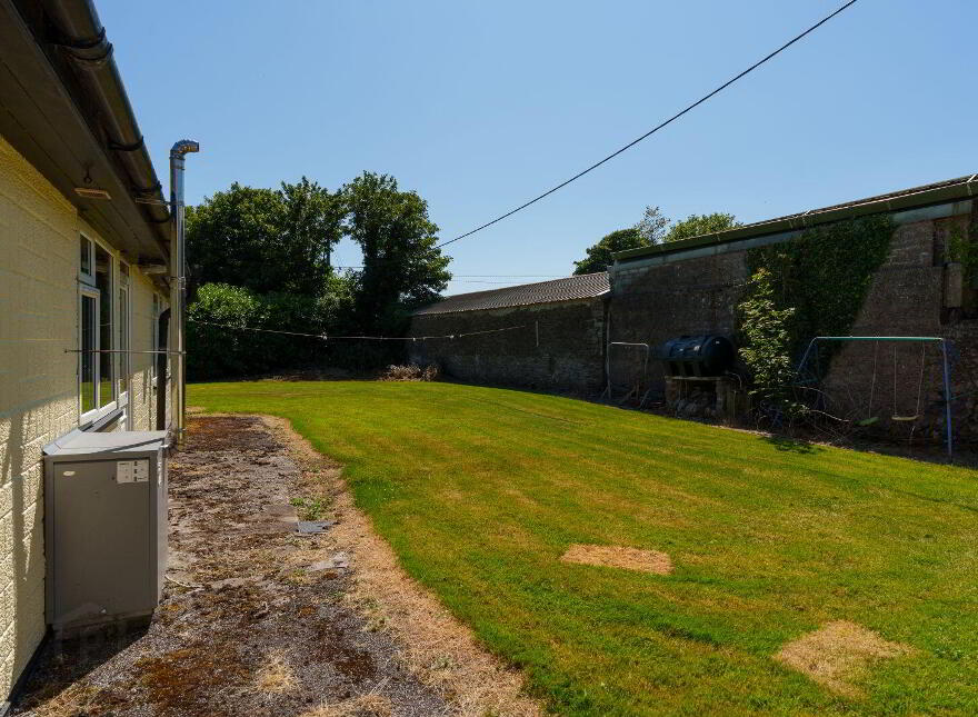Yellow House, Kilcully, White's Cross, T23HY68
