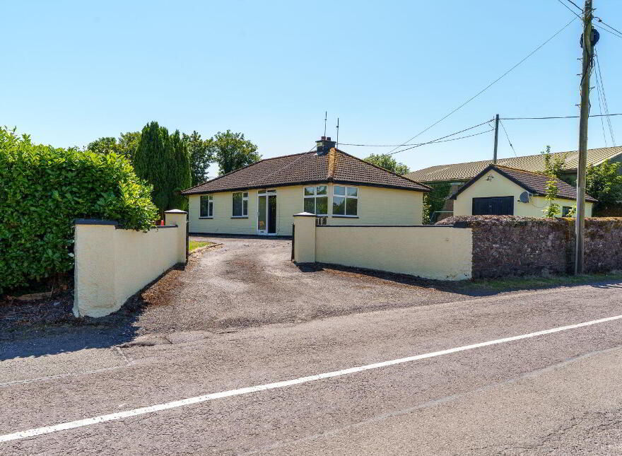 Yellow House, Kilcully, White's Cross, T23HY68