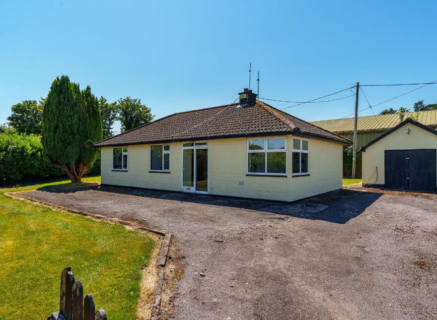 Yellow House, Kilcully, White's Cross, T23HY68