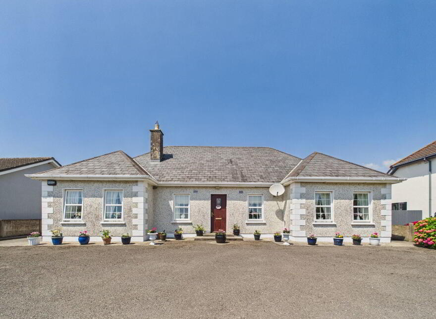 Main Street, Ballylinan, Ballylynan, R14RW02