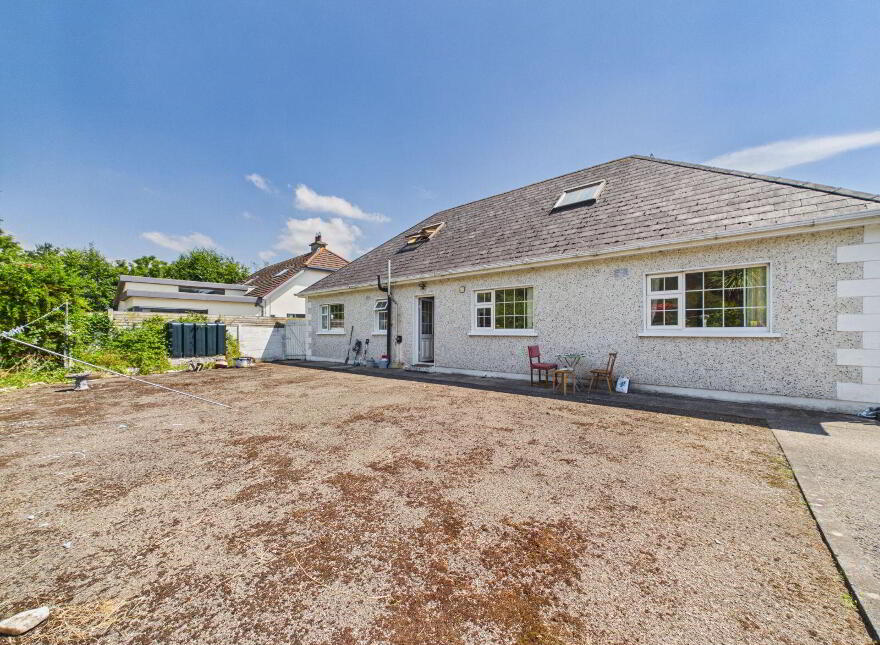 Main Street, Ballylinan, Ballylynan, R14RW02