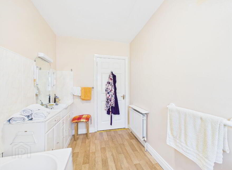 Main Street, Ballylinan, Ballylynan, R14RW02