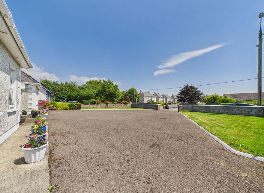Main Street, Ballylinan, Ballylynan, R14RW02